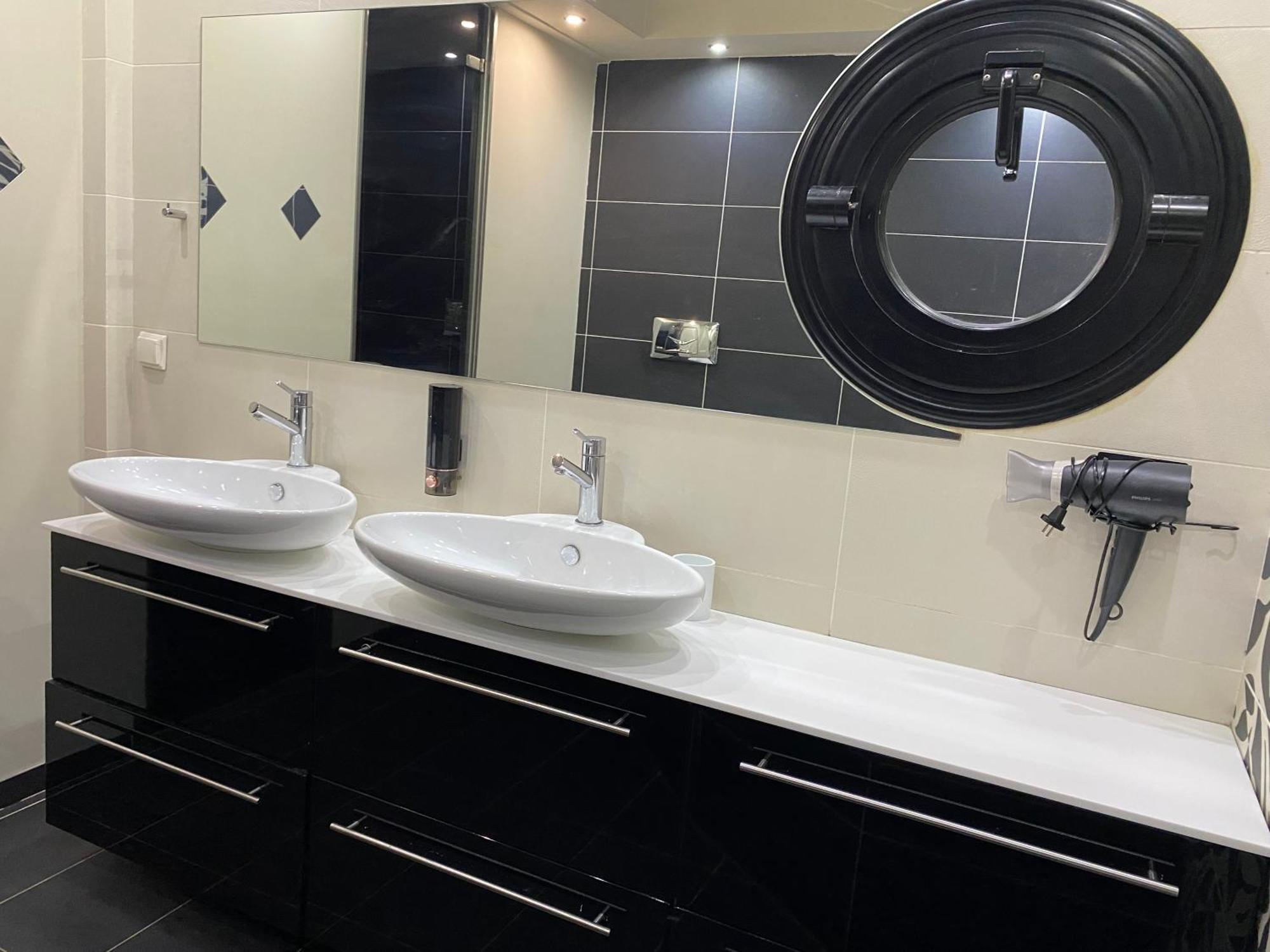 Luxury View Apartment 10Min From Athens Airport Koropíon Extérieur photo